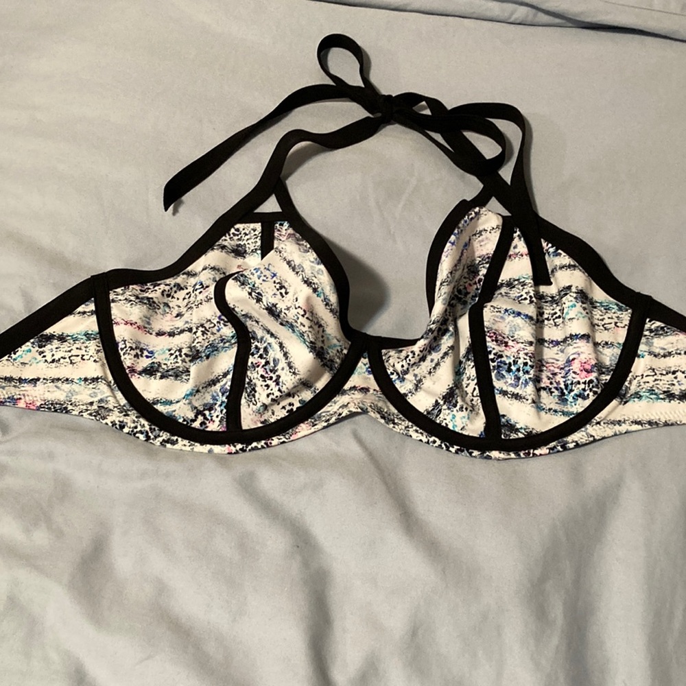 Miss Mandalay Bikini Top 28GG NWOT